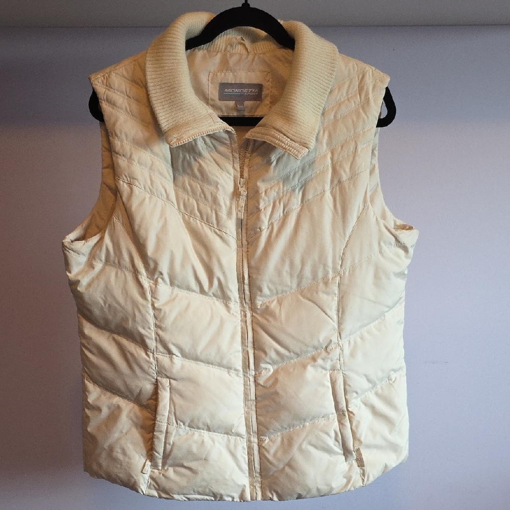 Mondetta Women's Beige Quilted Vest